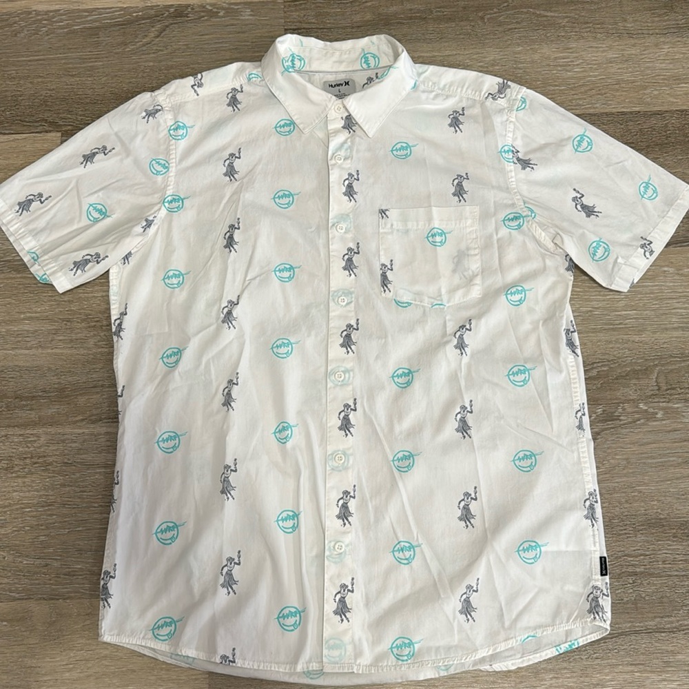 Like 🆕 Hurley Men’s Button Down L Classic Fit Shirt